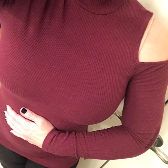 2 /$18- Ambiance Colder should top junior M - Picture 4 of 6